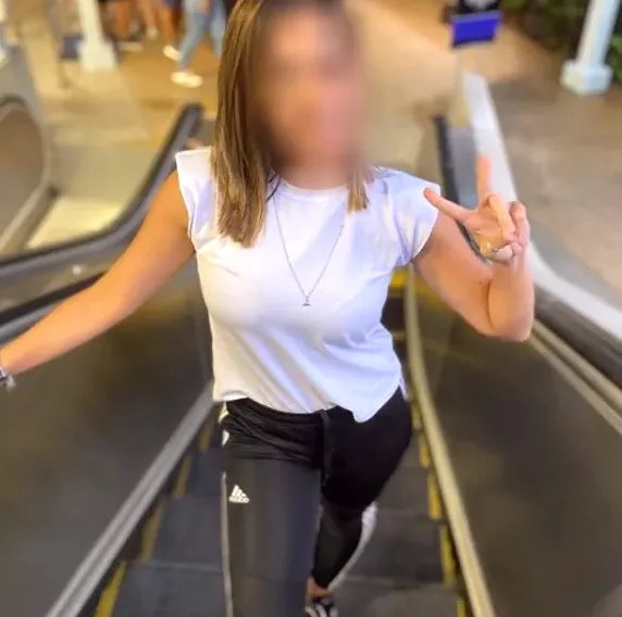 Amira, 36