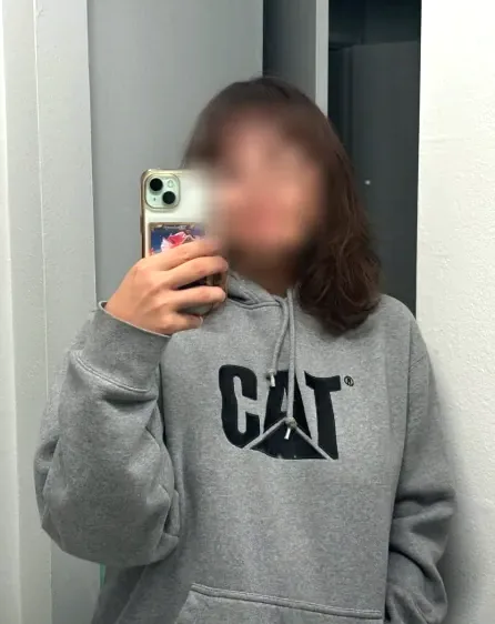 Anna, 24
