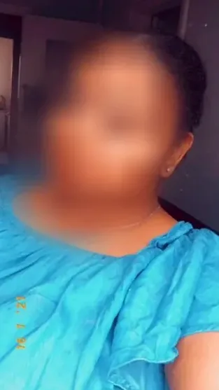 Ellen, 29