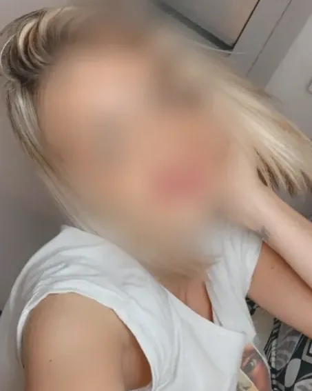 Helena, 35