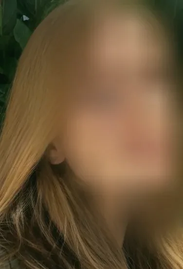 Isabella, 23