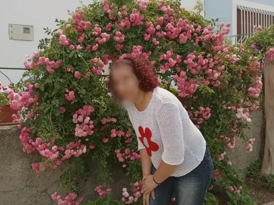 Jovana, 35